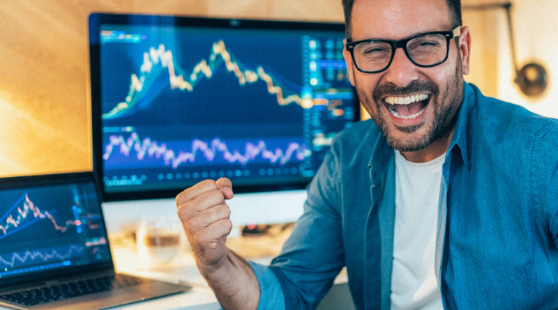 Which indicator is better MACD or RSI, rsi and macd strategy, Can I use MACD and RSI together, What is the best combination with RSI indicator?